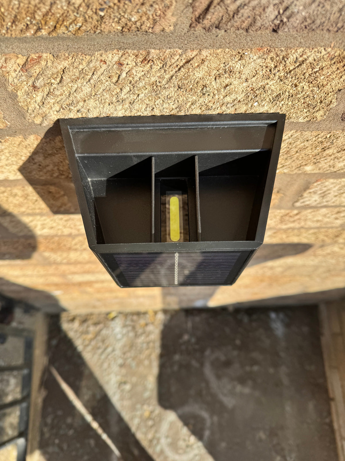 Aptrix solar wall light LED and underside detail
