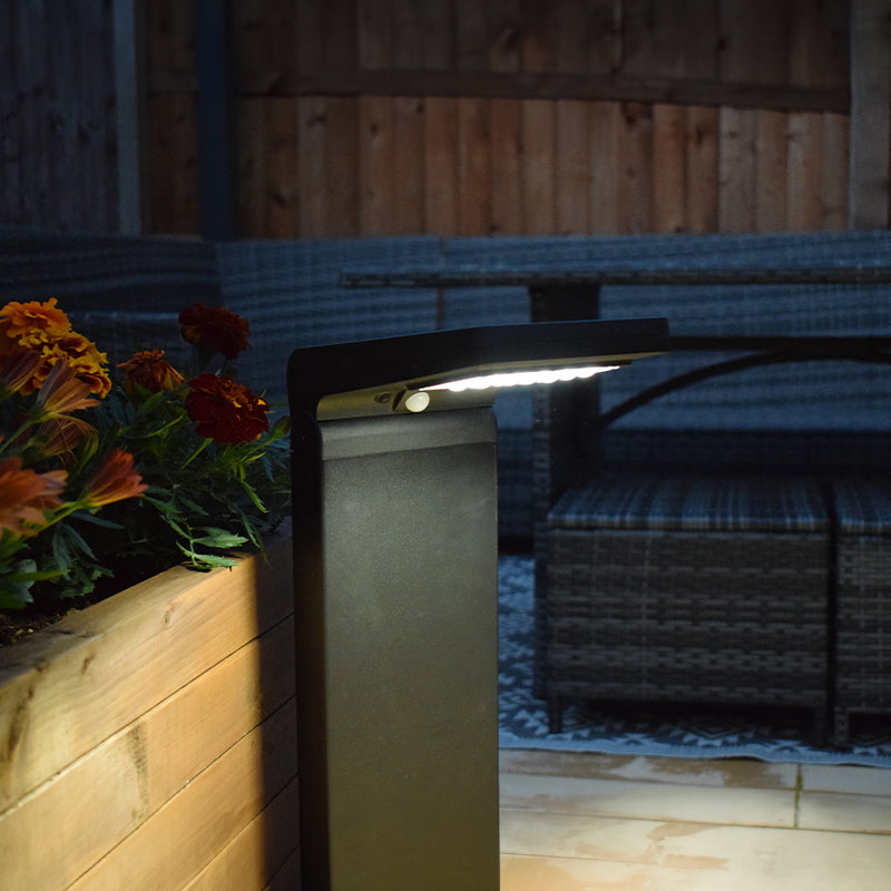 Cresta PIR solar path light operating at dusk