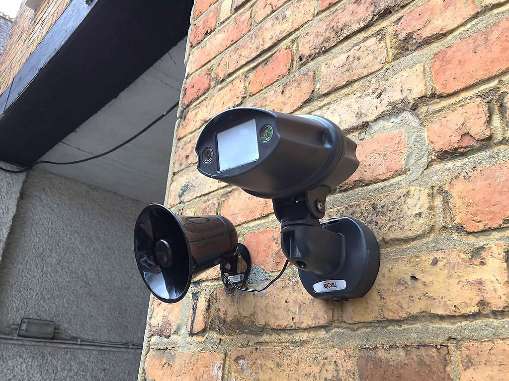 Rural Secure Wireless HD Cam Voice Deterrent Kit with horn speaker